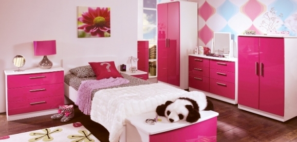 White and Pink Gloss Teen Bedroom